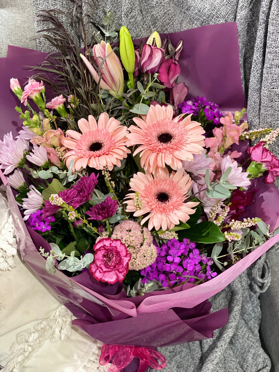 Cheerful Posy THE PLATTER & POSY CO.